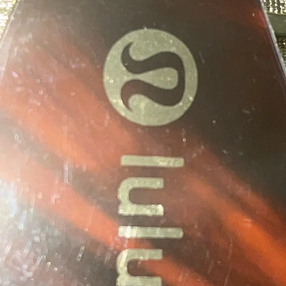 Lululemon Hotel key chain NWT - Picture 3 of 9